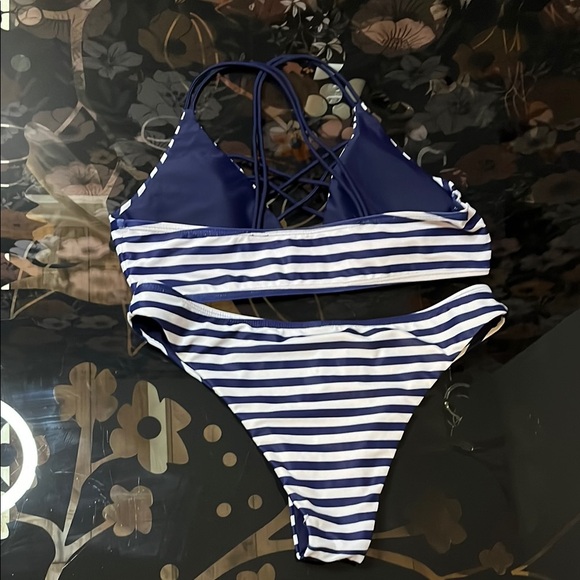 Striped Bikini Set🔥FINAL CLEARANCE🔥 - Picture 3 of 4